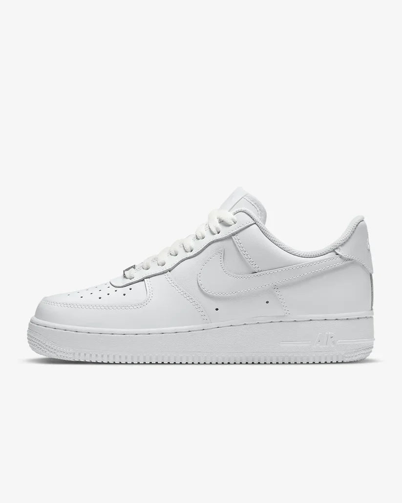 Nike Air Force 1 07 Triple White