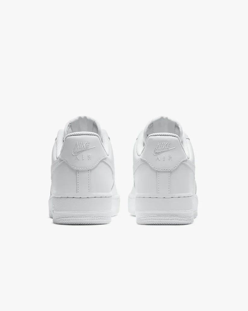 Nike Air Force 1 07 Triple White